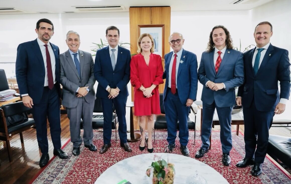 Cícero e Veneziano tentam surfar no aceno de Lula ao MDB nacional