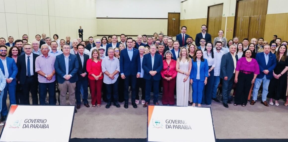 Em reunião, João Azevêdo adota tom de despedida e Lucas tranquiliza secretários