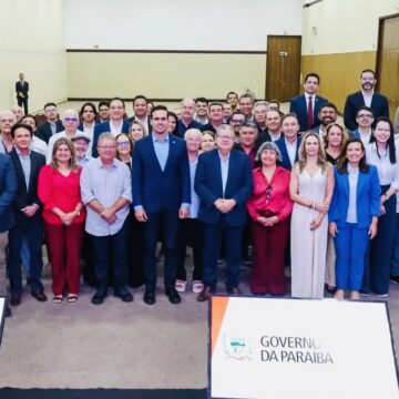 Em reunião, João Azevêdo adota tom de despedida e Lucas tranquiliza secretários