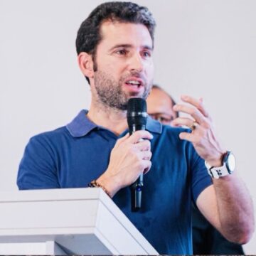 Michel Henrique, suas metades e um partido que quer fidelidade