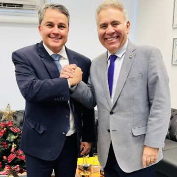 Com um pé no PL, Efraim Filho lançará pré-candidatura com a presença de Flávio Bolsonaro
