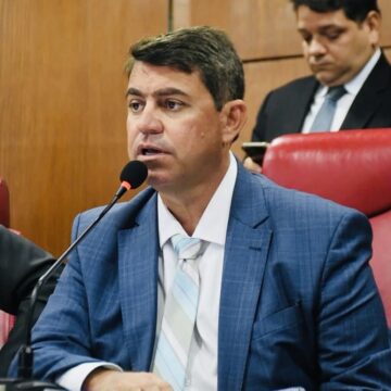 Prefeito interino de JP encaminha MP à Câmara que concede reajuste linear de 10% para servidores