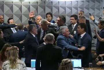 Cancão pia em sessão de CPMI que aprovou quebra de sigilos de Lulinha