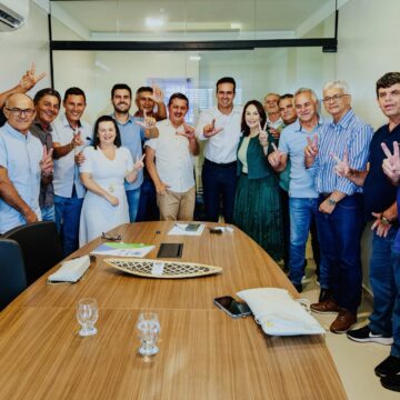 Lucas Ribeiro recebe apoio do prefeito e de lideranças de Boa Vista