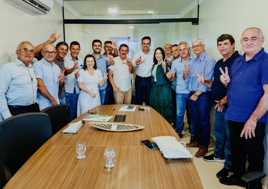 Lucas Ribeiro recebe apoio do prefeito e de lideranças de Boa Vista