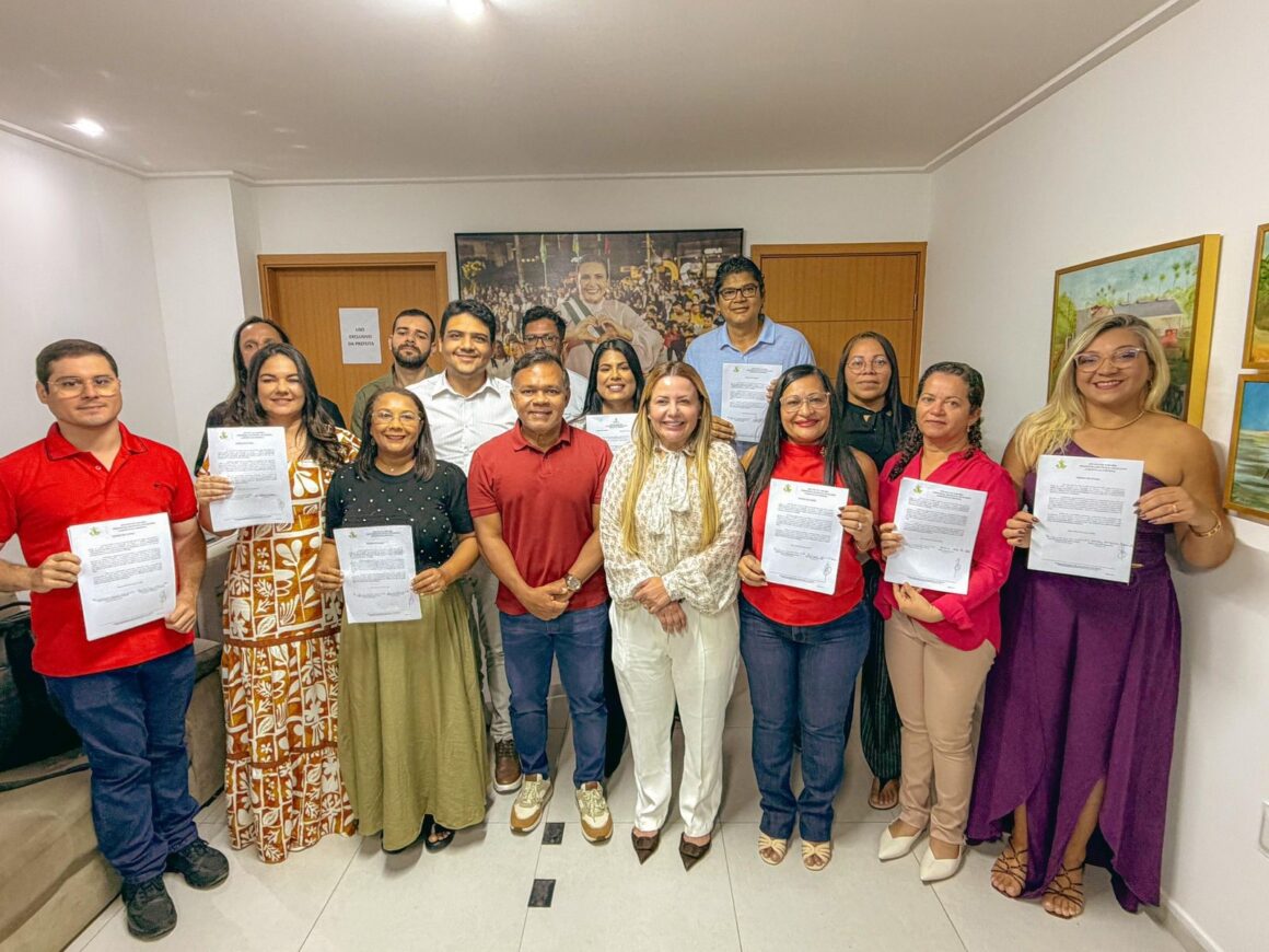 Prefeitura de Bayeux empossa novos professores aprovados em concurso