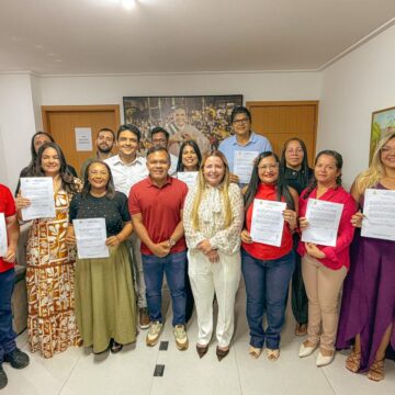 Prefeitura de Bayeux empossa novos professores aprovados em concurso