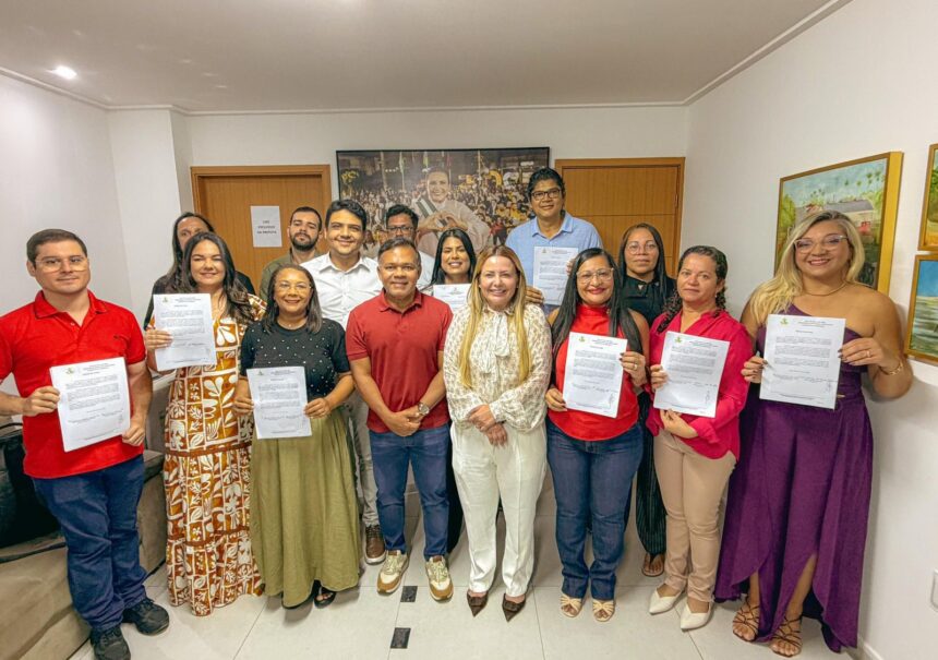 Prefeitura de Bayeux empossa novos professores aprovados em concurso