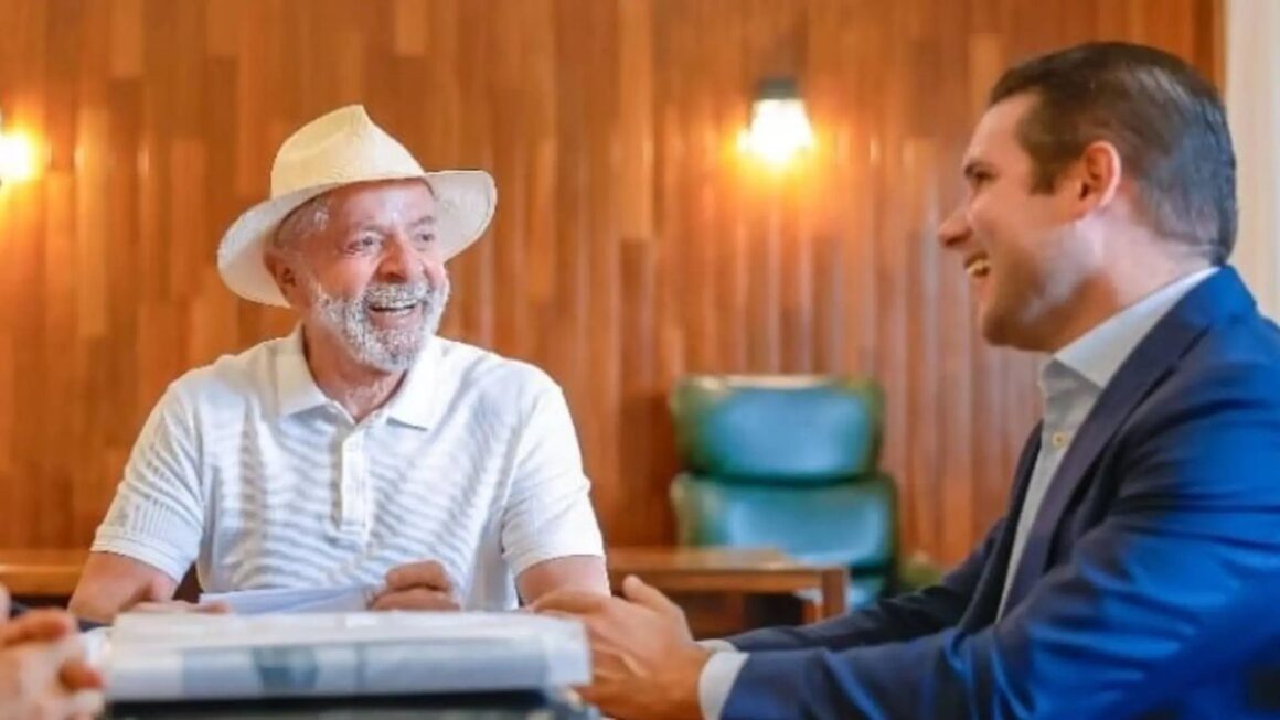 Lula comemora aprovação da PEC da Segurança na Câmara e afaga Hugo Motta