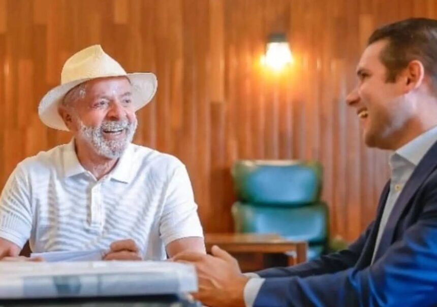 Lula comemora aprovação da PEC da Segurança na Câmara e afaga Hugo Motta