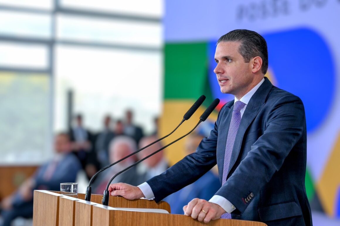 Senado aprova criação do IF do Sertão e Hugo Motta comemora