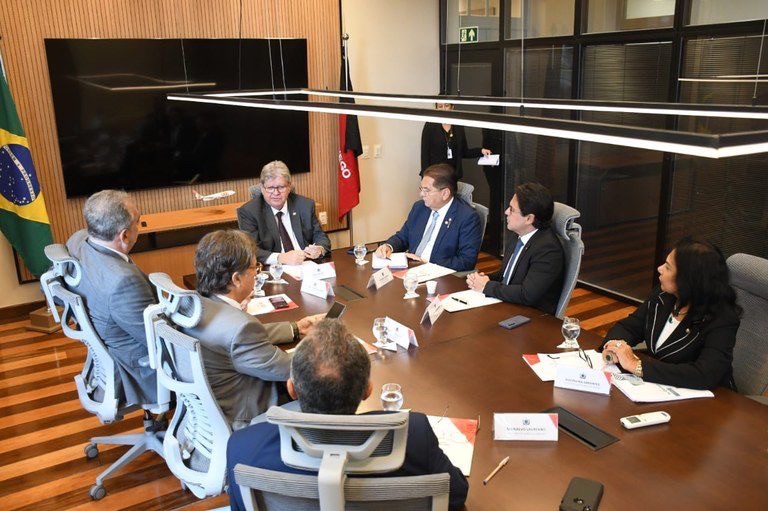 8ce0bd78-609f-4996-97b9-73b7a74a1357.jpg Em última reunião interpoderes, João Azevêdo destaca transição tranquila com Lucas Ribeiro