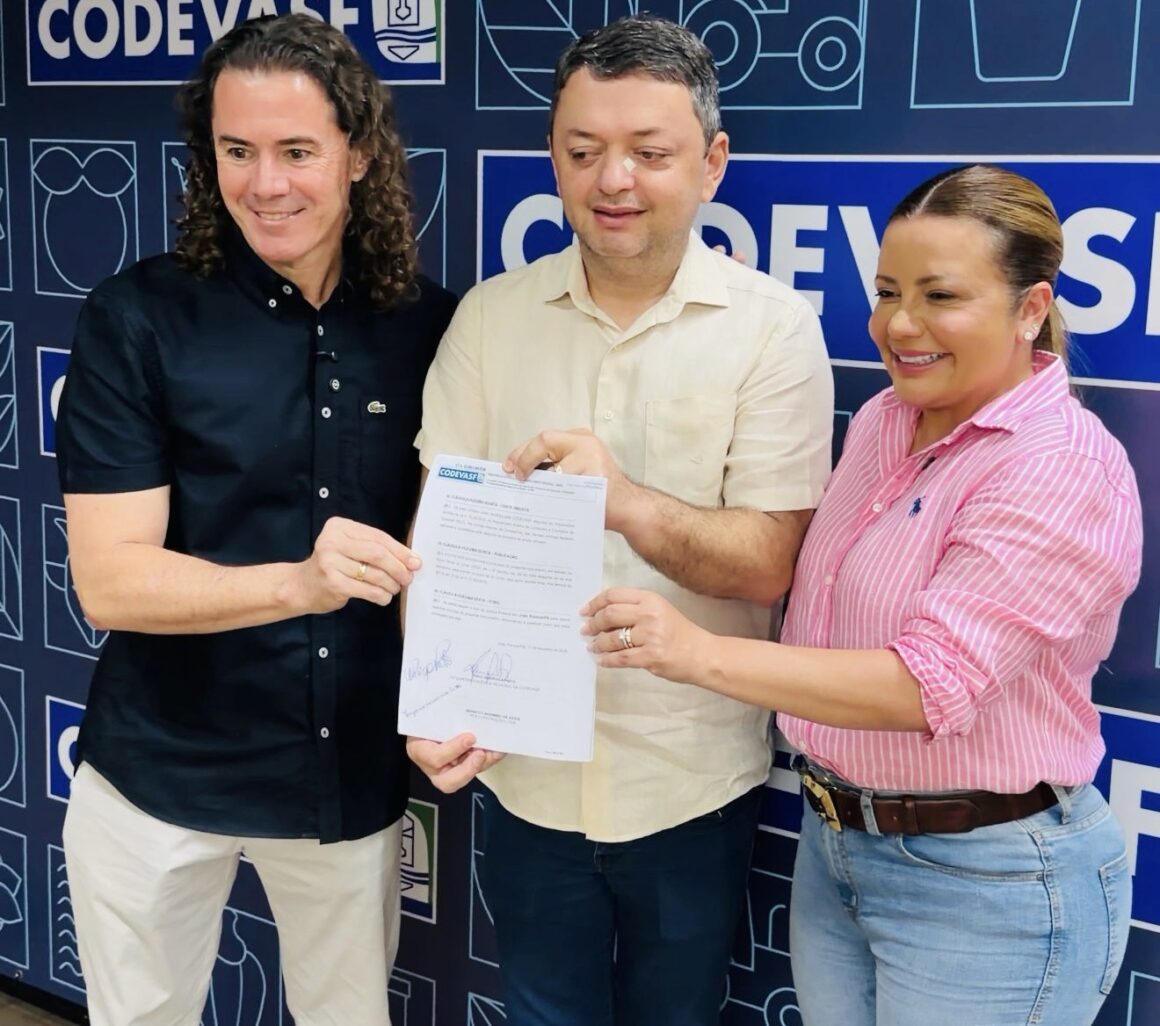 Prefeita de Bayeux assina ordem de serviço de quase R$ 2 mi para pavimentação