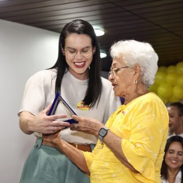 Em plenária do PSB, Rafaela Camaraense defende políticas de combate ao feminicídio e mais mulheres na política