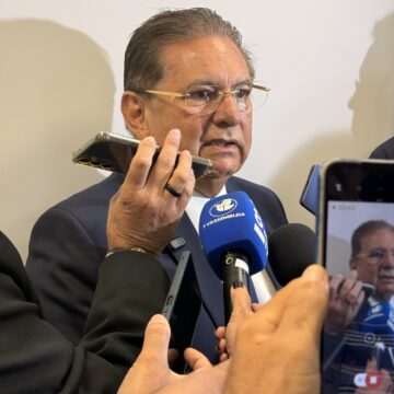 Maioria dos deputados do Republicanos fecha apoio a Deusdete e Taciano Diniz