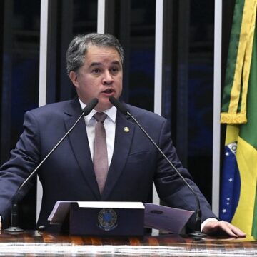 Além da filiação ao PL, Efraim Filho deve assumir o comando do partido na PB