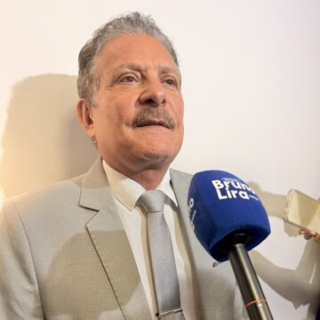 Com 8 mandatos, Tião se “aposentará” da AL, mas disputa à Câmara está no radar.