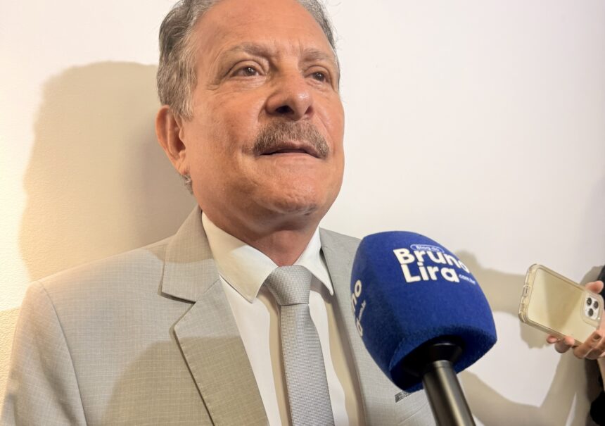 Com 8 mandatos, Tião se “aposentará” da AL, mas disputa à Câmara está no radar.