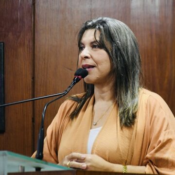 PSOL alega transfobia de Eliza e aciona vereadora na Justiça Federal