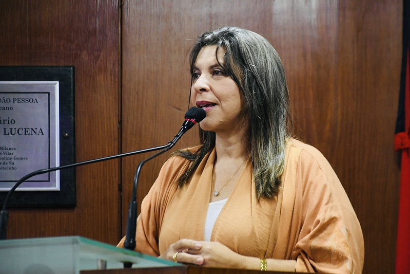 PSOL alega transfobia de Eliza e aciona vereadora na Justiça Federal