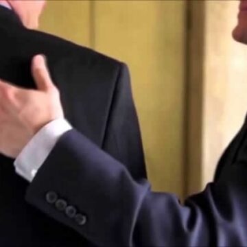 Sorrisos e galinhada na mesa com político nem de longe garantem gestão de boa qualidade