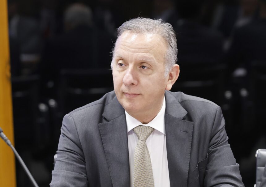 Aguinaldo vence queda de braço e leva federação União Progressista