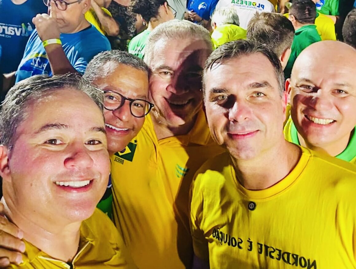 img_8584.jpg Flávio Bolsonaro convoca direita para evento em João Pessoa neste domingo