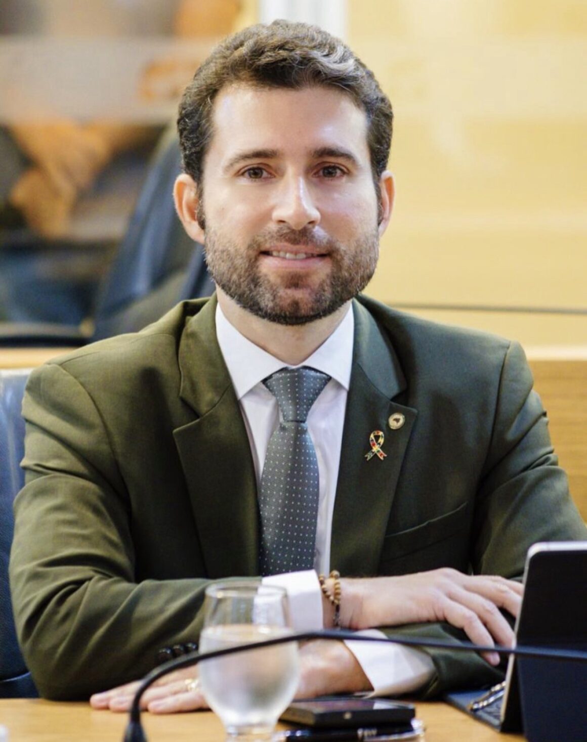 img_8689.jpg Atualizando… Michel Henrique vai para o PP, que inicia a semana com seis deputados estaduais