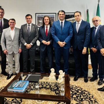 82bd59ab-defe-4455-bdf6-1253b6c99d1f.jpg Dinho acompanha Leo Bezerra em agendas para busca de convênios em Brasília