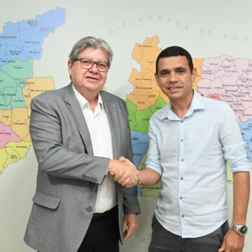 8e5b4540-1a4d-42a8-bbf7-3c85e9a17509.jpg Mais um prefeito do PL anuncia apoio a João Azevêdo para o Senado