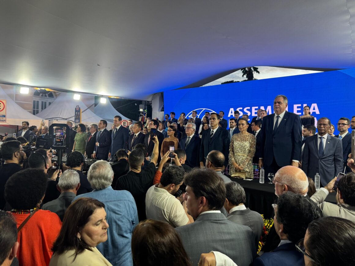 Lucas Ribeiro assume comando da Paraíba em posse prestigiada