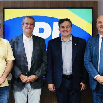 Efraim Filho assume o PL-PB, organiza palanque de Bolsonaro e corre para estar no 2º turno