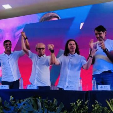 Em um ato cheio de apelos políticos, Cícero apresenta “neto de Ronaldo” para vice