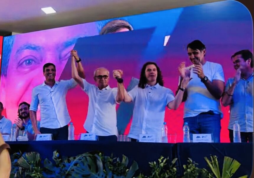 Em um ato cheio de apelos políticos, Cícero apresenta “neto de Ronaldo” para vice