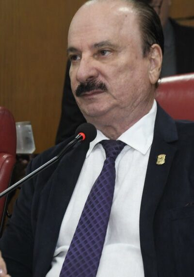 Durval Ferreira tira primeira licença em 10 anos de mandato