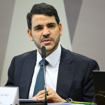 Após 8 horas de sabatina, CCJ do Senado aprova nome de Jorge Messias