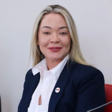 6a459a26-28e3-496c-b994-12d3477188c4.jpg Vice-presidente licenciada da OAB-PB, Janny Milanês disputará vaga na Câmara Federal