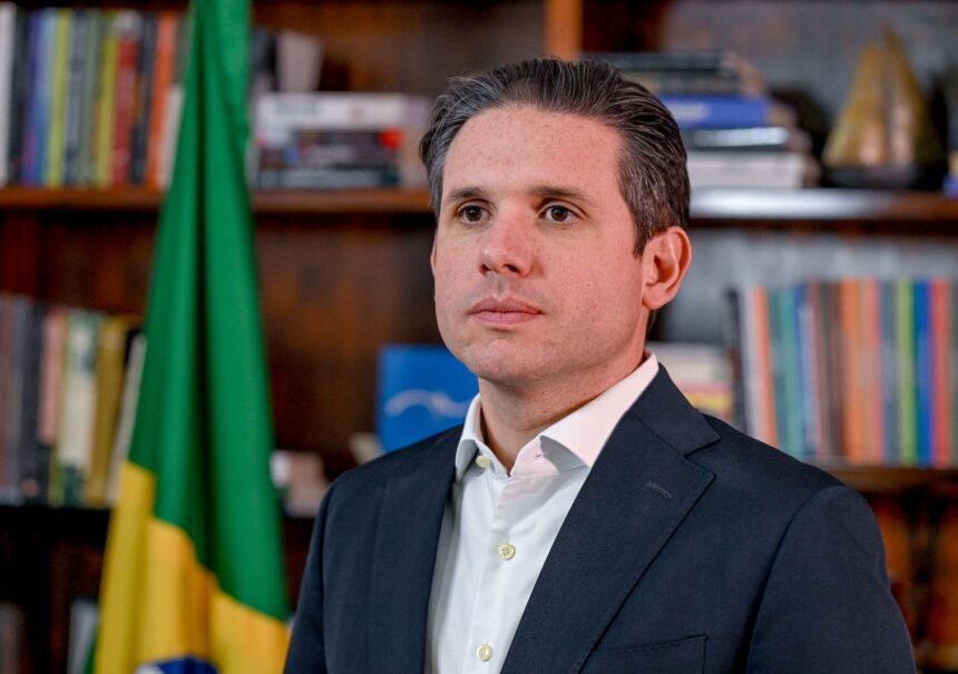 Com reunião liderada por Motta, avança acordo para jornada de 40 horas e 2 dias de folga