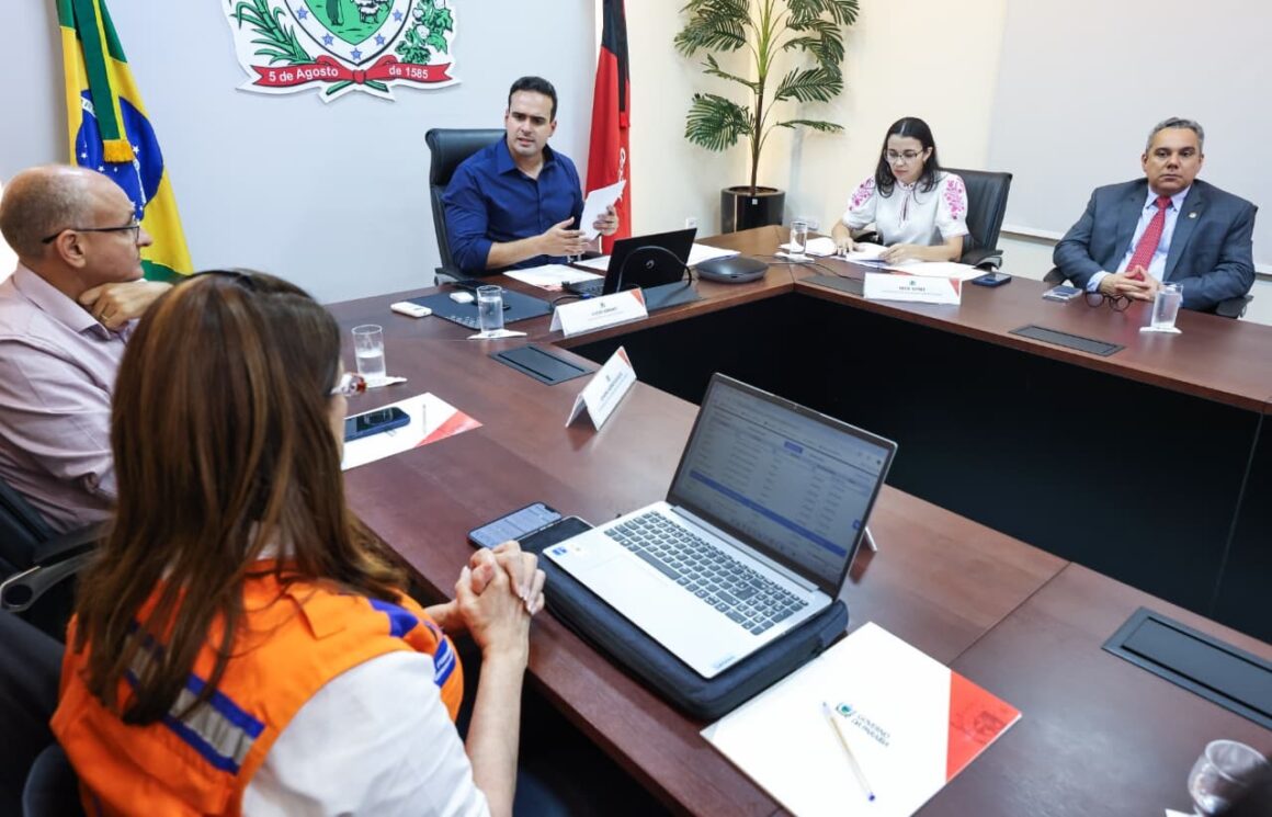 Em reunião com prefeitos, Lucas Ribeiro anuncia mais R$ 17,7 mi para municípios atingidos pelas chuvas