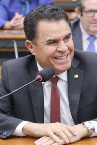 img_9948.jpg Santiago deve se licenciar em junho para Valdir Trindade assumir