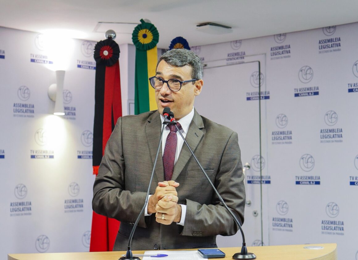 05962323-2f1f-4af8-adff-f6fc5d5f791e.jpg ALPB aprova projeto de Chió que garante apoio à universitárias vítimas de violência sexual