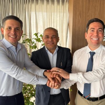 Prefeito de Cabedelo declara apoio aos deputados Hugo Motta e Felipe Leitão