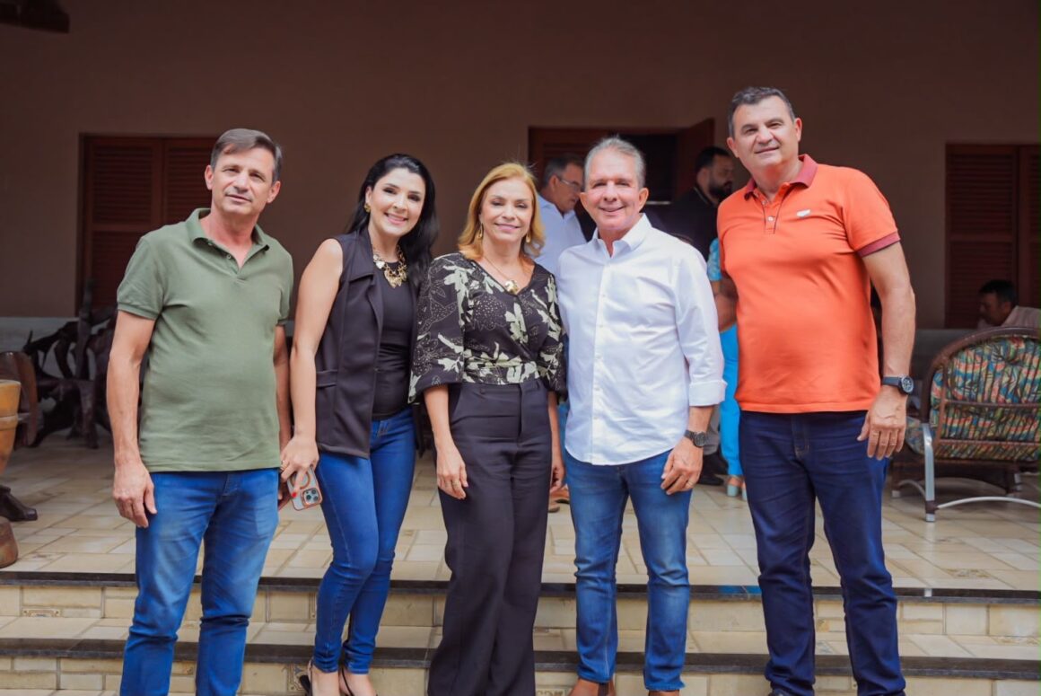 14a8170d-9f64-4322-9ceb-0698634610b9 Prefeita e principais lideranças de Queimadas anunciam apoio a Nabor