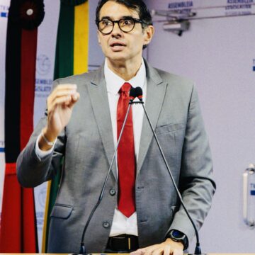 164109a5-eb15-42e8-8b7b-362527cc926b.jpg André pode até criticar uso de emendas em campanhas, mas não pode ser seletivo
