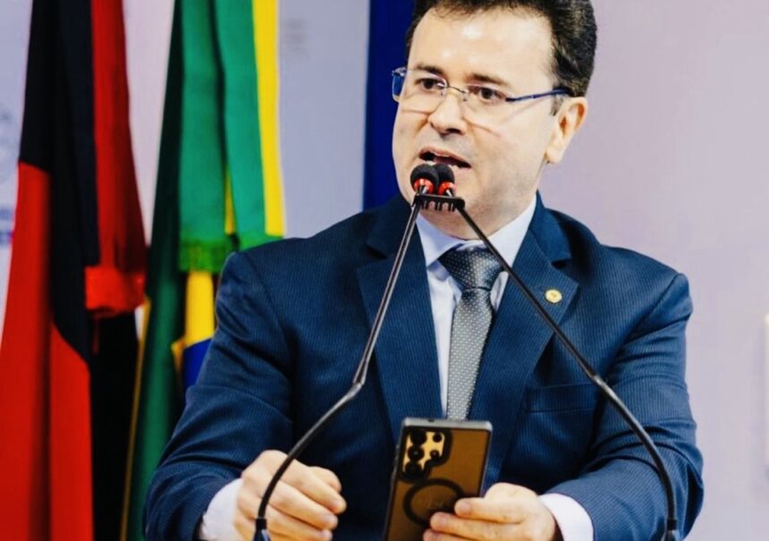 204721d8-bbe3-48ce-9e34-9351f4ae5ed0.jpg Na escolha do líder da oposição na ALPB, grupo de Efraim Filho sai na frente; Aledson Moura assume