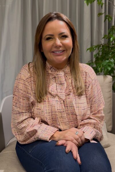 Prefeita Tacyana Leitão anuncia pagamento da primeira parcela do 13º dos servidores de Bayeux