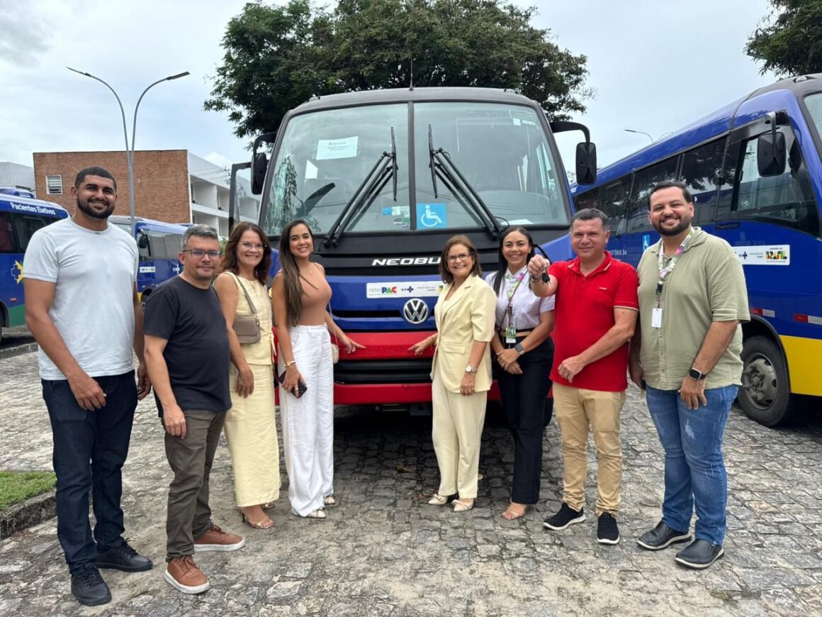 4e1e622f-dd37-4c40-996b-af416b86ab41.jpg Bayeux ganha ônibus de atendimento especializado para transporte de pacientes