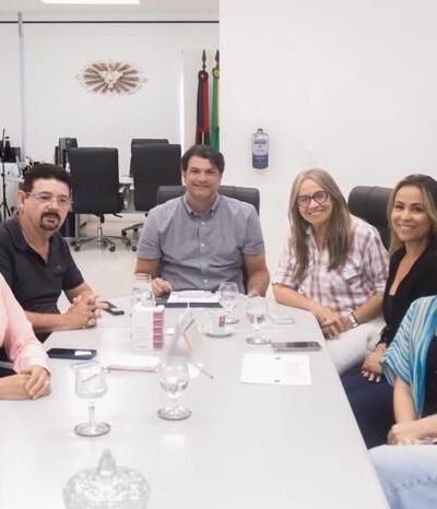 Leo Bezerra convoca 97 aprovados para a Educação e chega à marca de 500 novos profissionais