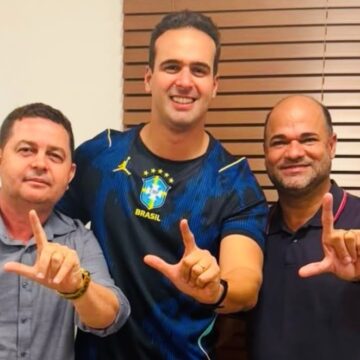 Em Sobrado, prefeito Léo Martins deixa grupo de Cícero e declara apoio a Lucas Ribeiro