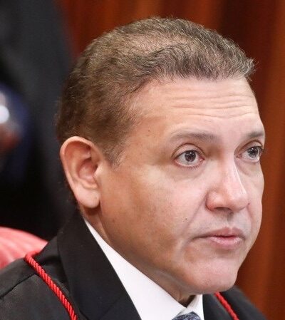img_0112.jpg Nunes Marques suspende pesquisa que traz queda de Flávio Bolsonaro